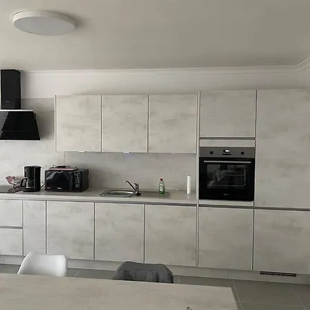 Vue Laterale Sur Апартаменты *